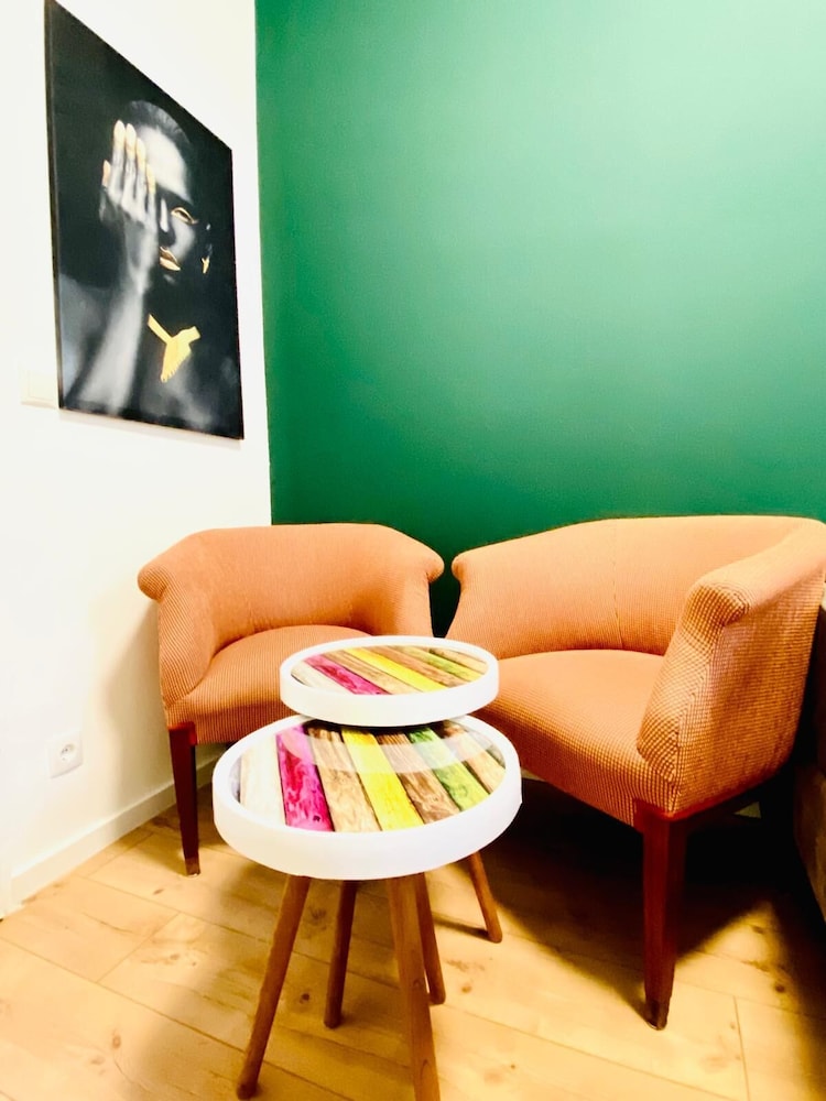 8 Studios with Terrace in Margareten