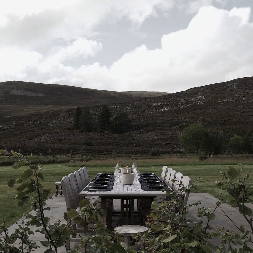 Gairnshiel Lodge - Unique Exclusive Lodge Next to the Castle view 2