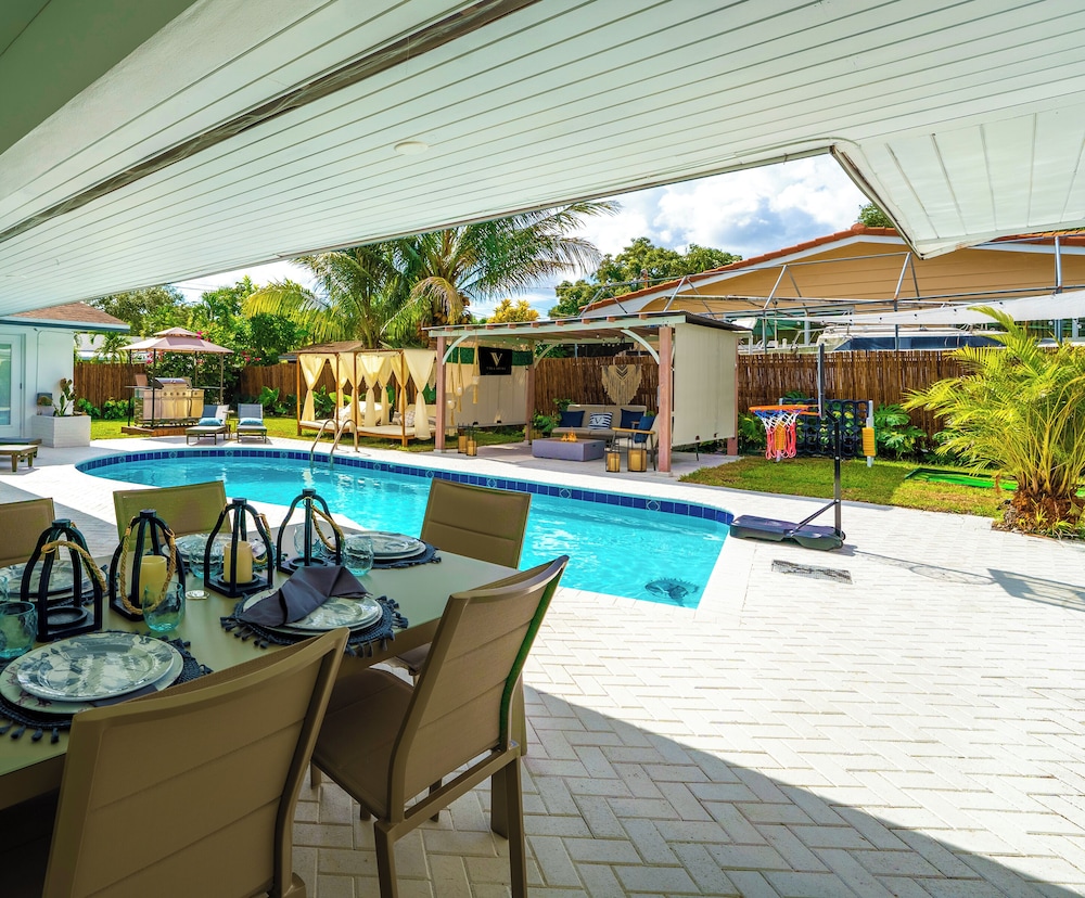 Villa Velvet