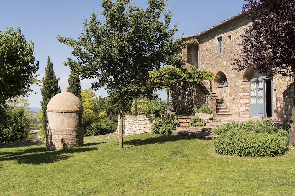 Borgo Pignano Volterra Tuscany