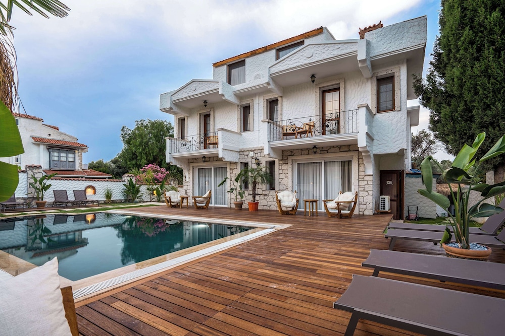 Hotel Bugra Alacati - Adults Only - Image 1