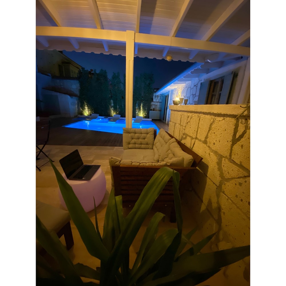 Photo 31