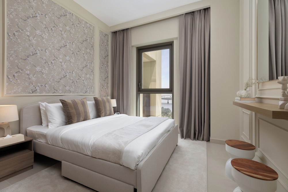 Maison Privee - Creekside Elegance w/ Canal Vws at Creek Beach