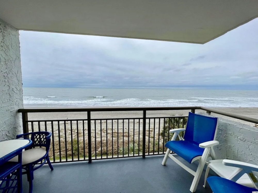Oceanfront Resort 1BR w Beach View