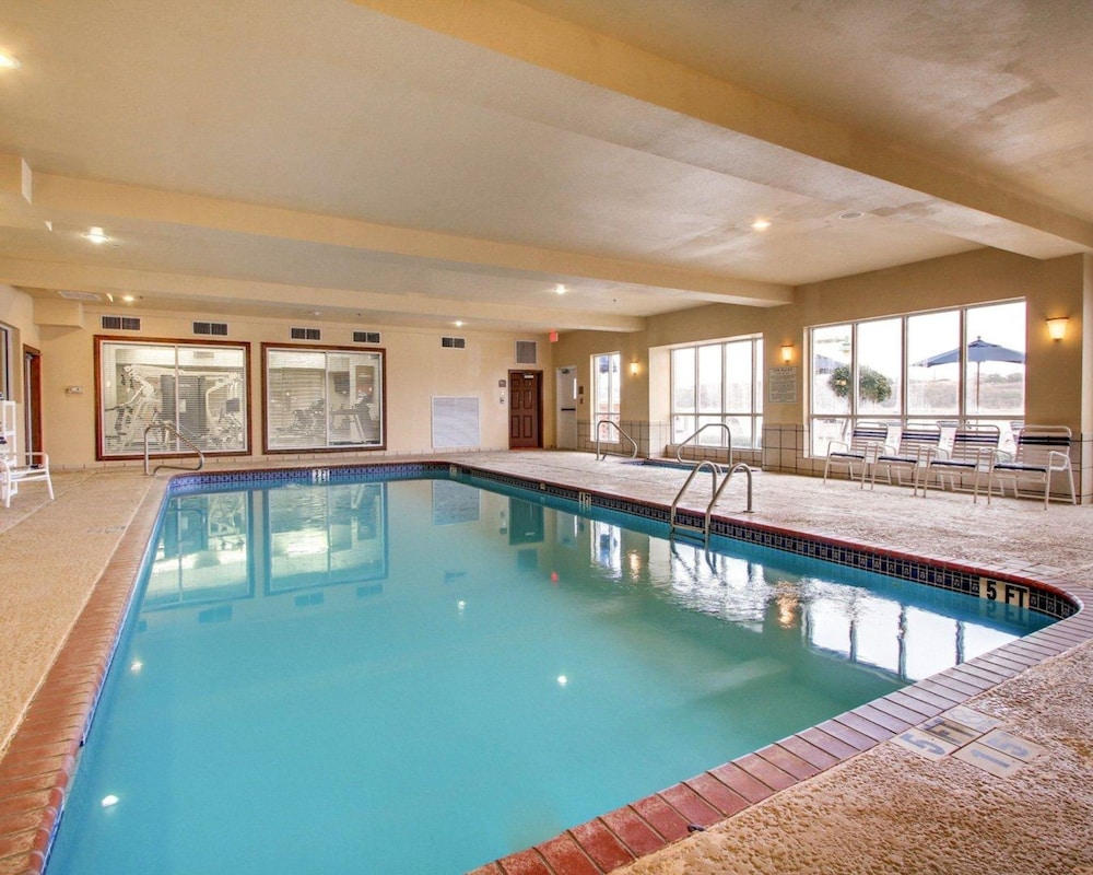 Clarion Suites - Property Image 10
