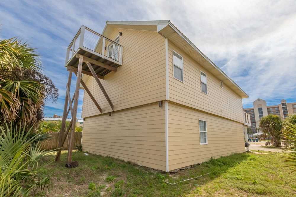 Sel De Vie 6 BR Sleeps 18 dog Friendly