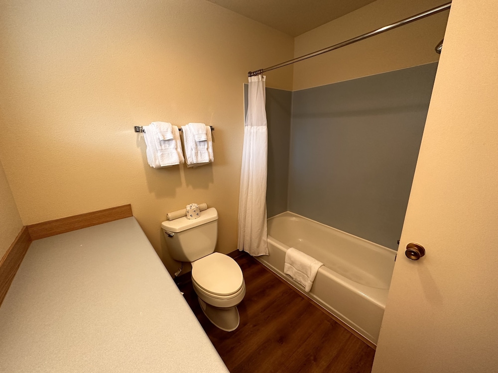Astoria Crest Motel
