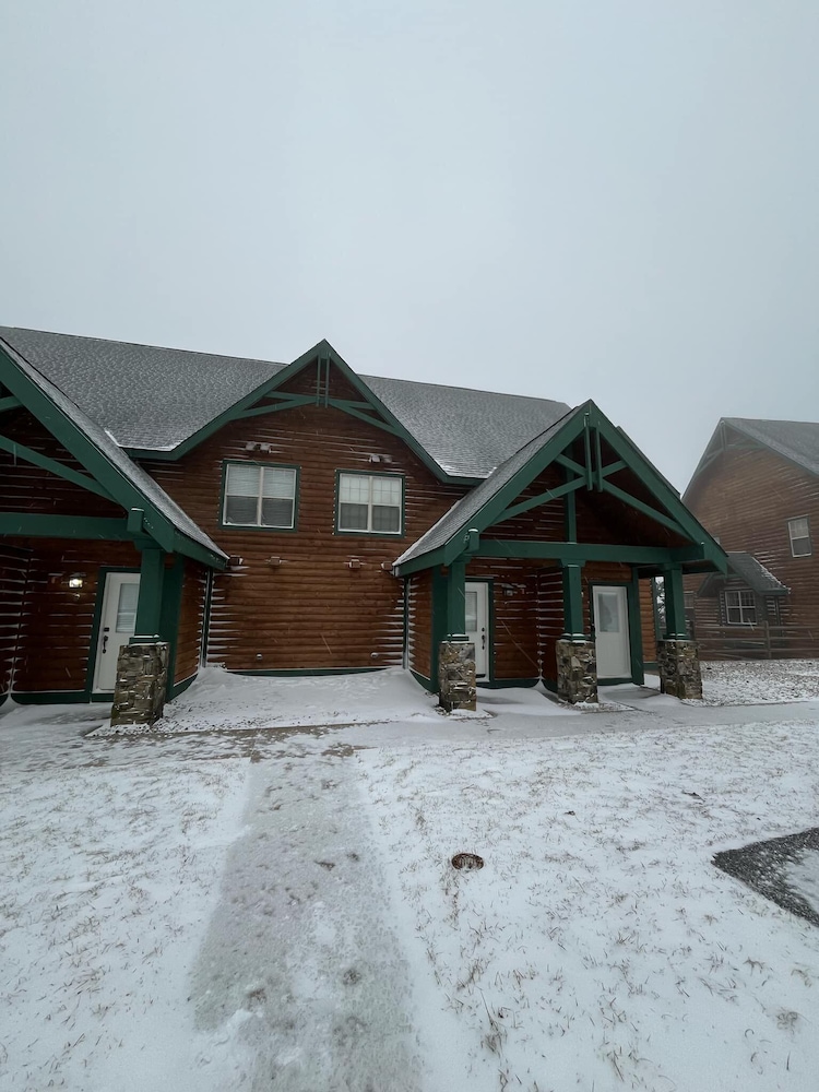 Camp 4 #7: 2 Bedrooms, 2.5 Baths: Slope Side, Gas Fireplace