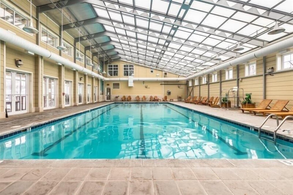 Sunset Island - 39 Fountain Drive West 3f 3 Bedroom Condo
