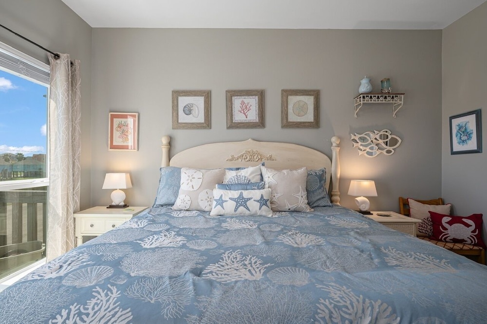 Sea Leggs 3 Bedroom Home by RedAwning view 2