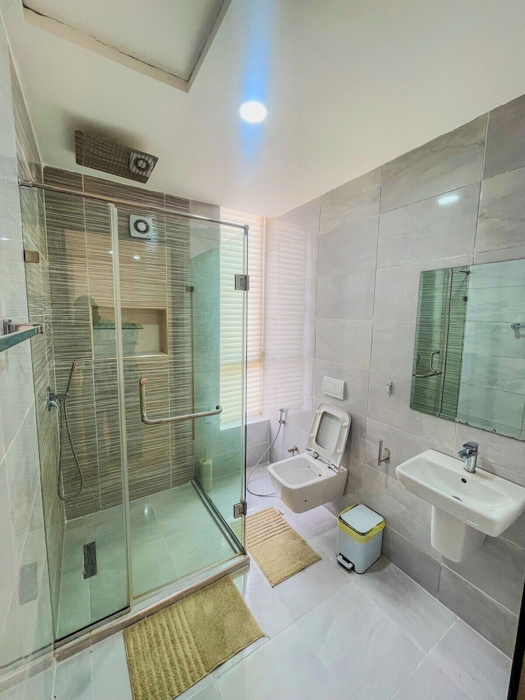 Luxurious 2-bedroom Apartment in Lagos With City View