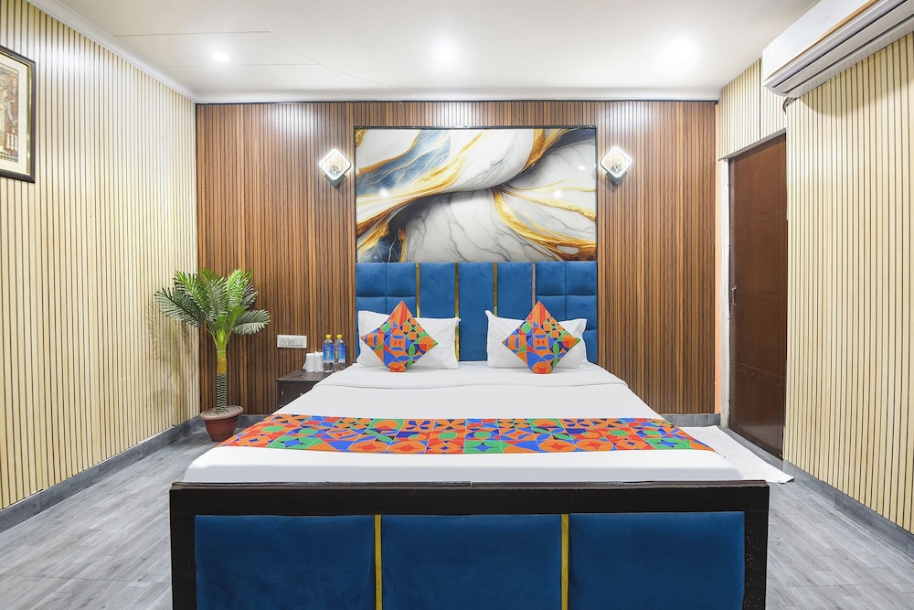 Fabhotel Happy Residency