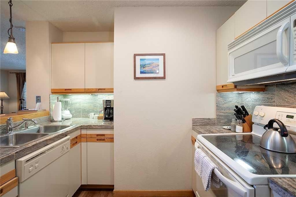 1204 Trappeur's Lodge, Trappeur's Crossing Apartment 2