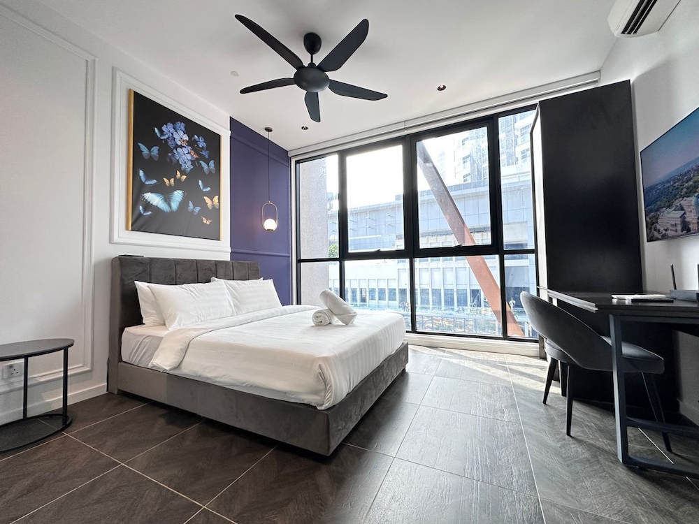 Scarletz Suites KLCC by Purple Orchid