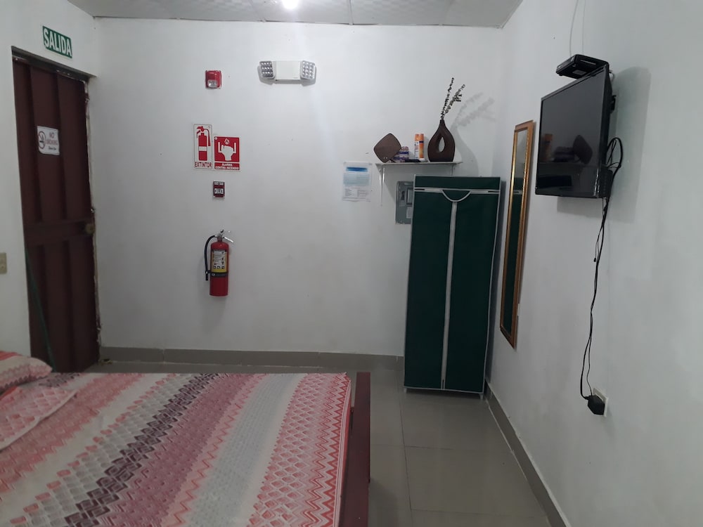 Hostal Brisas Calobreñas