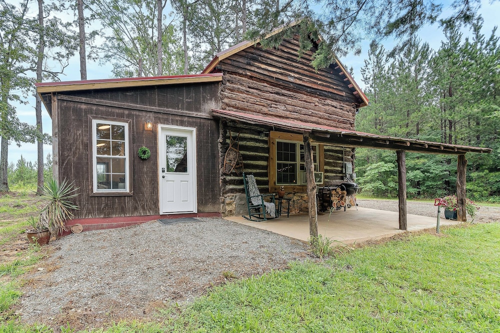 12 Mi to Staunton River State Park: Off-grid Cabin