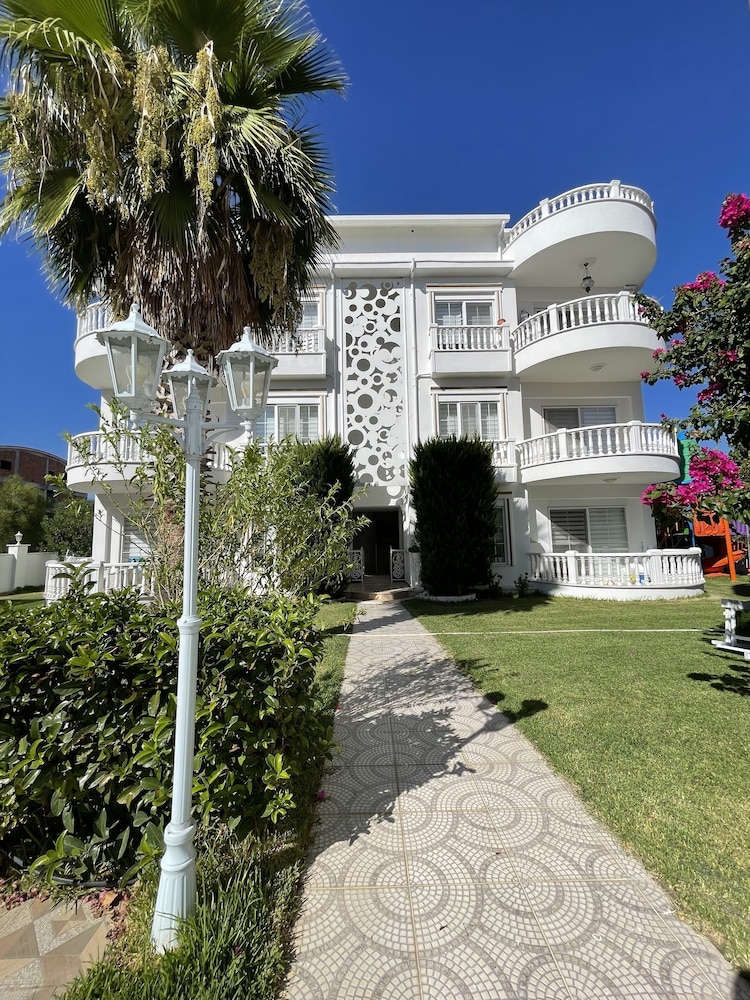 Hotel Belka Golf Residence - Image 1