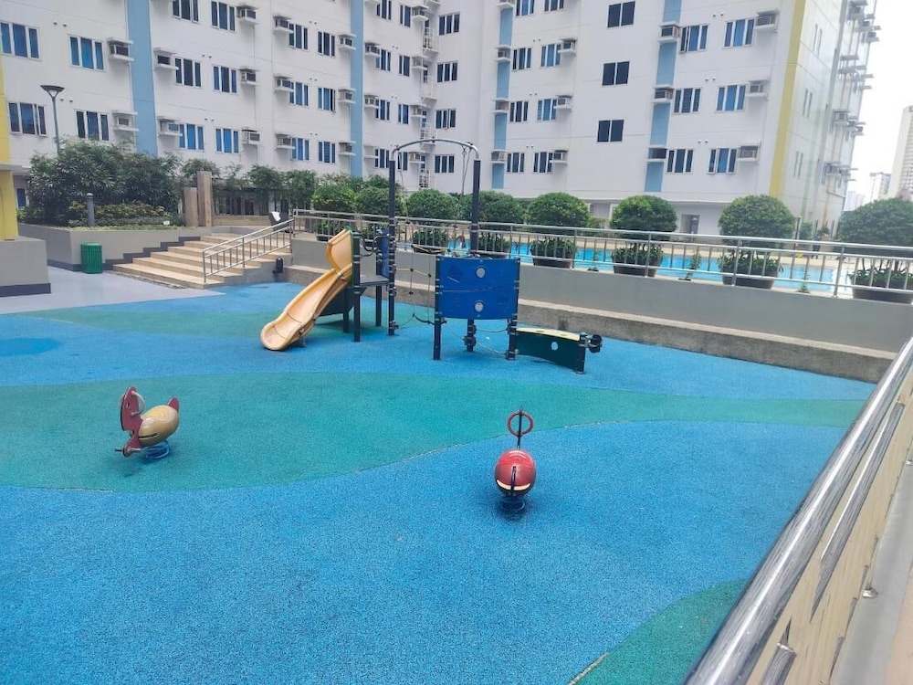 Luxurious 9th Floor Studio in Quezon City With Private Pool