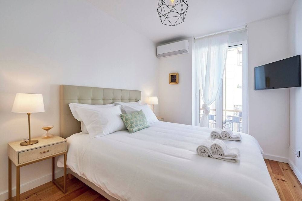 Modern 1-Bed With Ac & Private Terrace