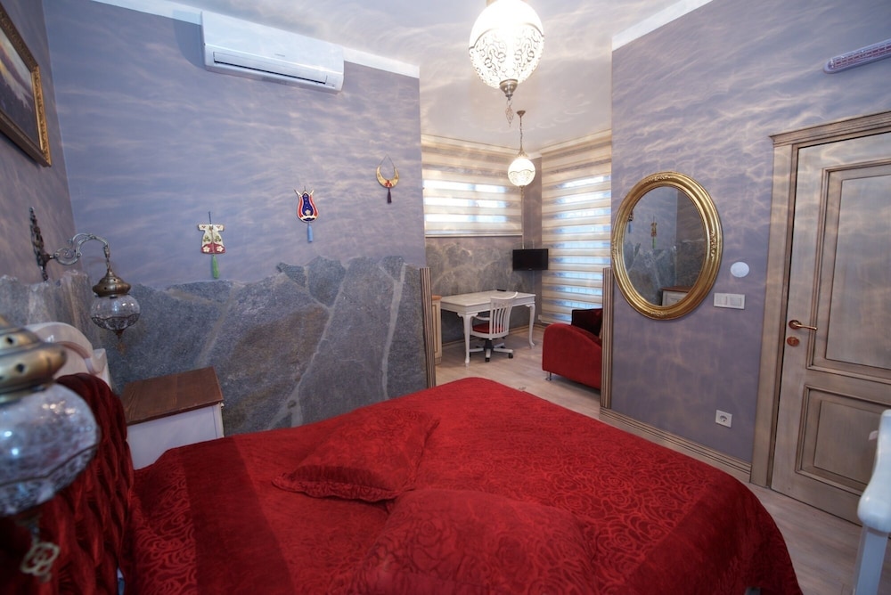 Galatolia Suites - Image 15