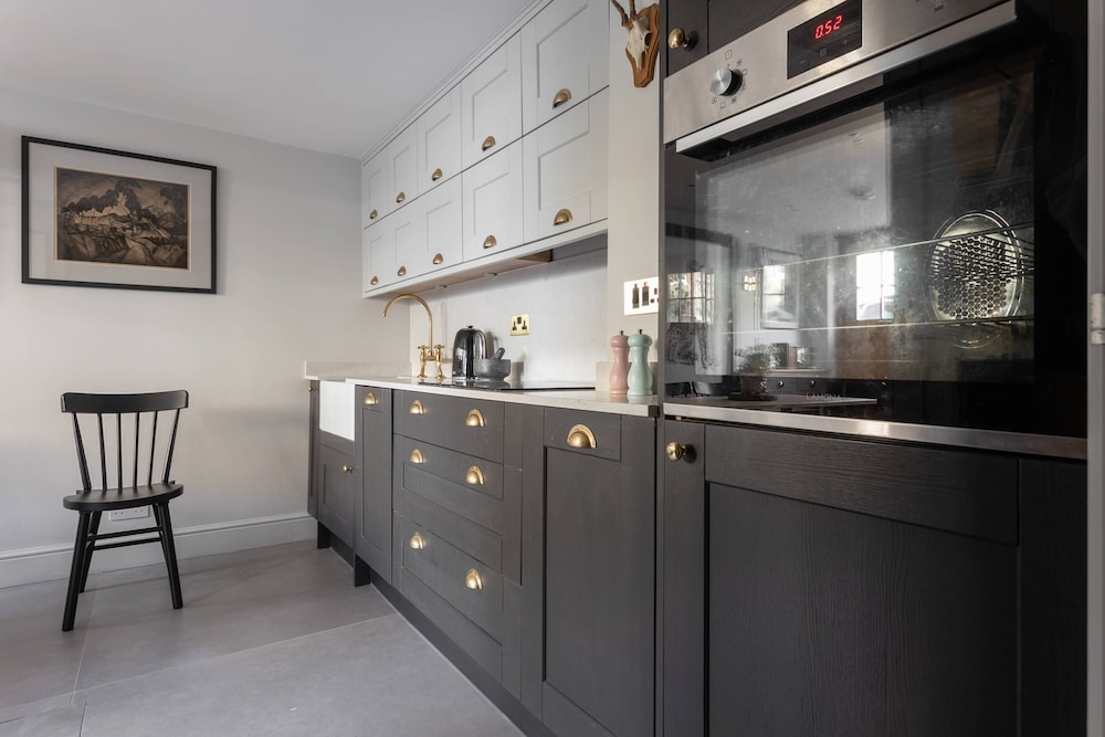 Royal Crescent Mews by Onefinestay