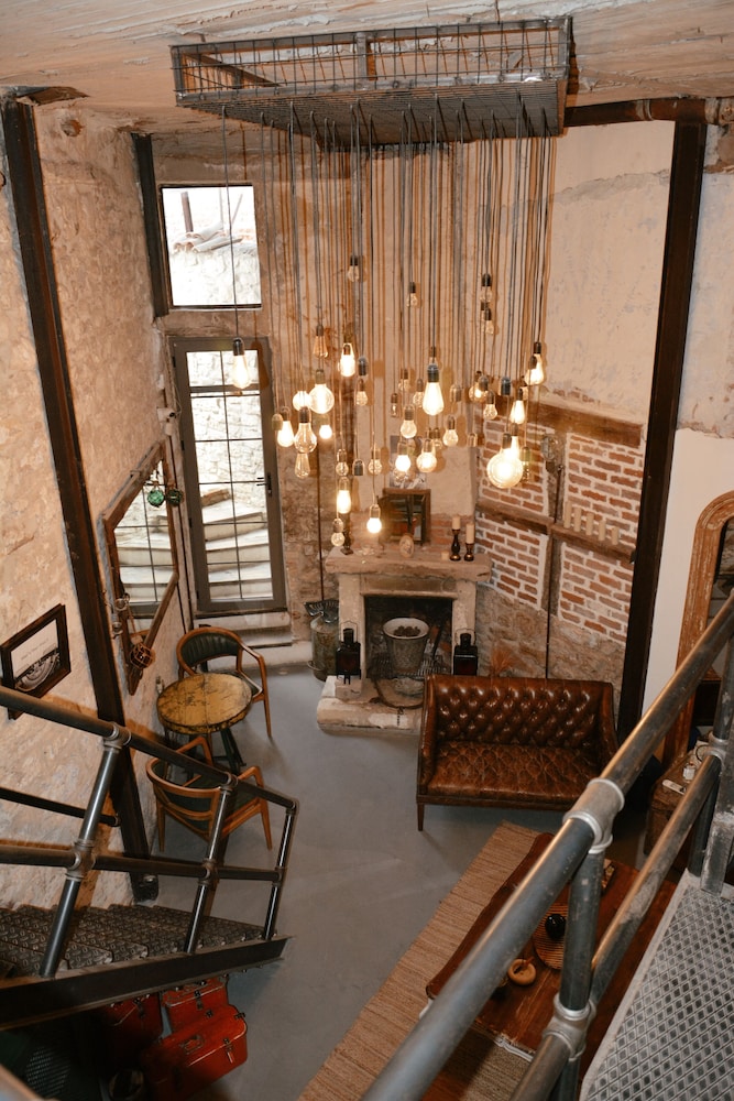 8 Design Urla