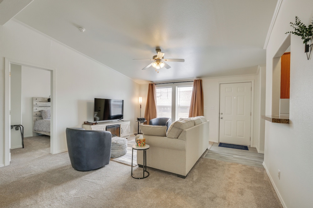1 Mi to Main Street: Cozy Retreat in Portales