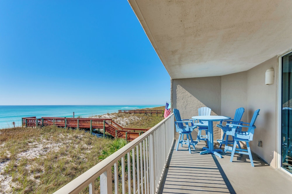 Direct Sand Access! Family Pensacola Beach Retreat