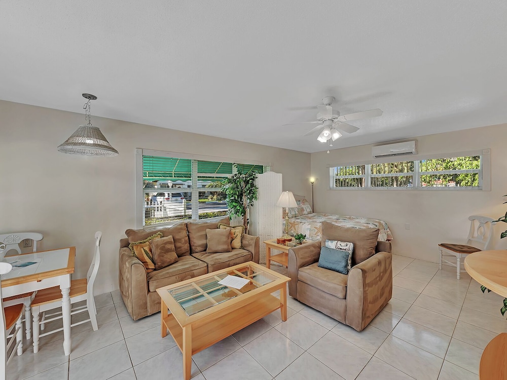Bahama Beach Club of Pompano