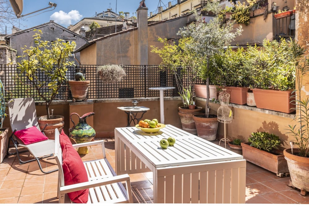Chiara in Pantheon Apartment With Terrace