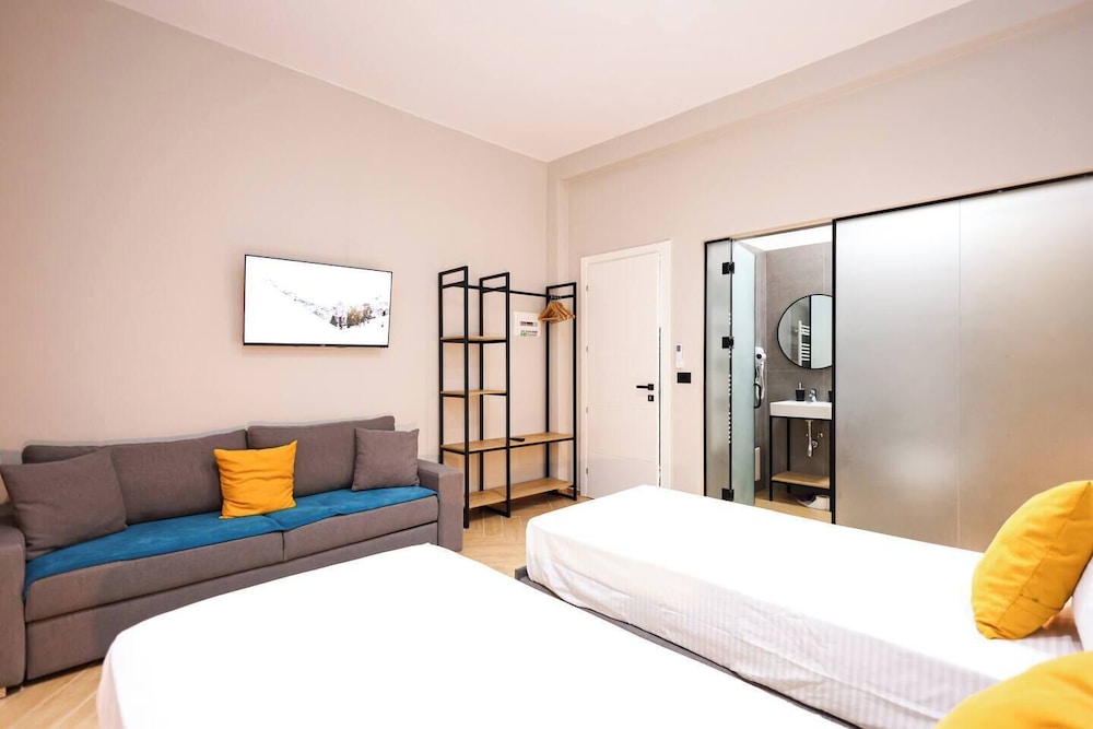 Grandstay Central 104