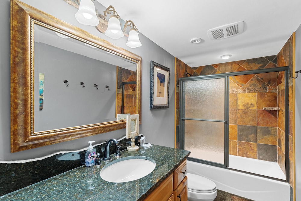 Anchorage West Condos Building 10, Unit #105