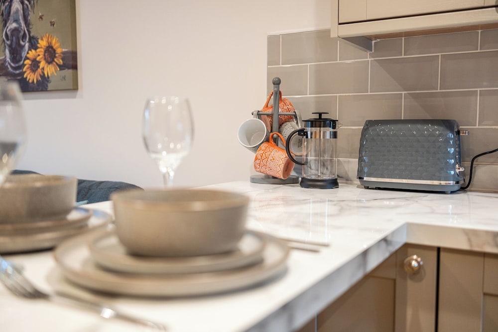 Beautiful One BR Cottage in Cerney Wick