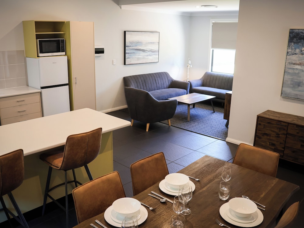 Eastend Studio Apartments