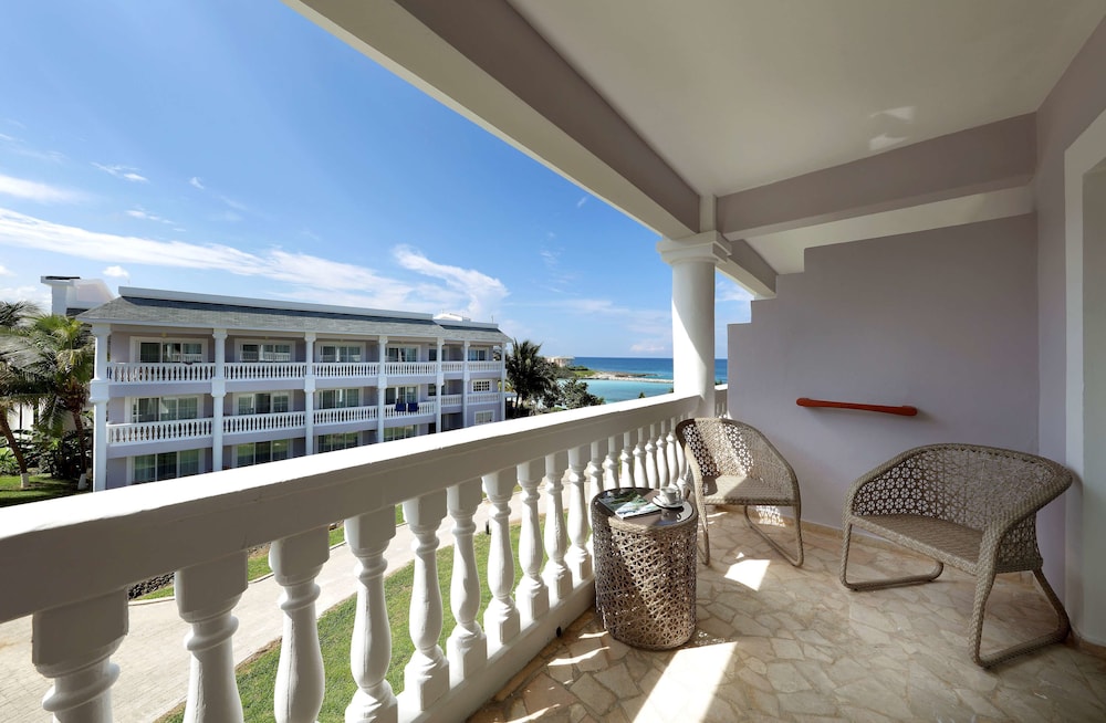 Grand Palladium Lady Hamilton Resort  Spa All Inclusive - Property Image 20