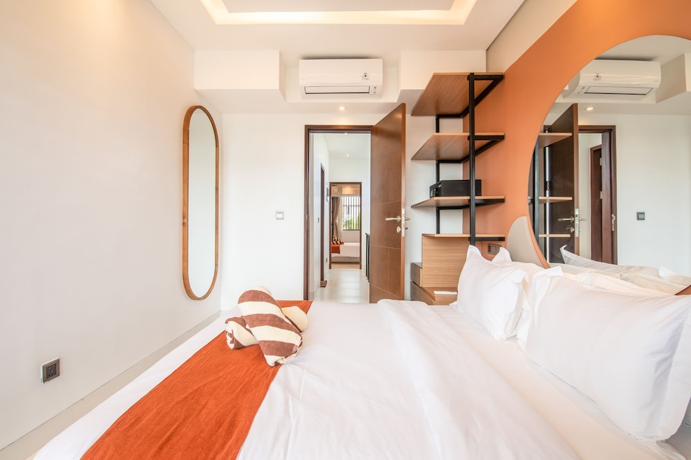 Mateo Villa Marvelous 6BR 2 Mins to Beach