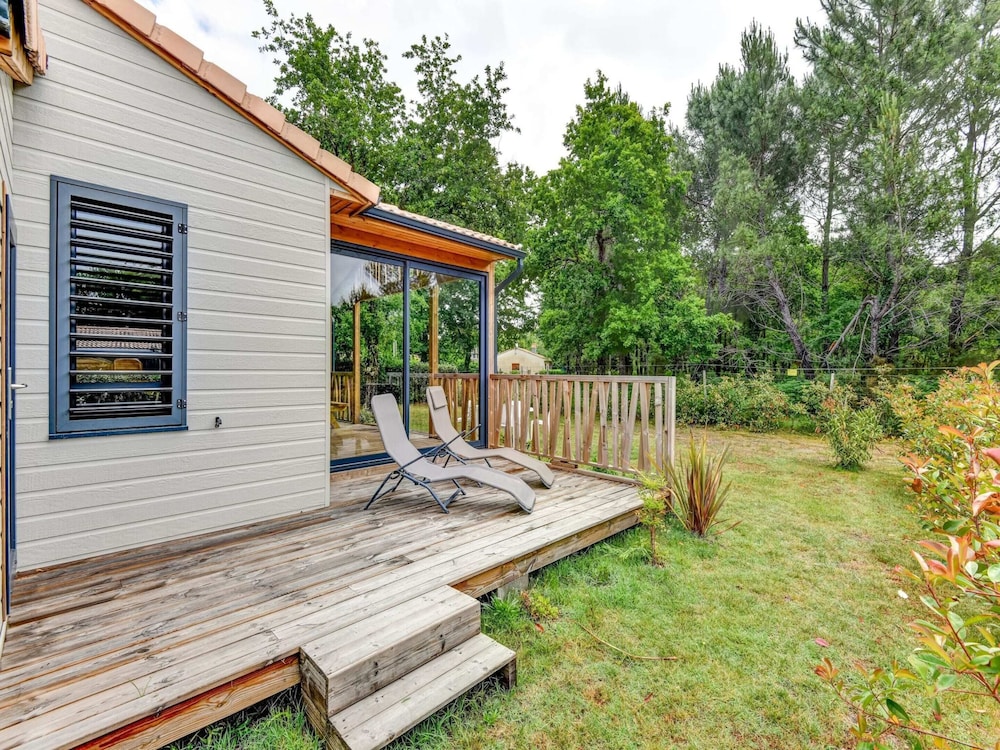 Serene Chalet in Hourtin Near Lake