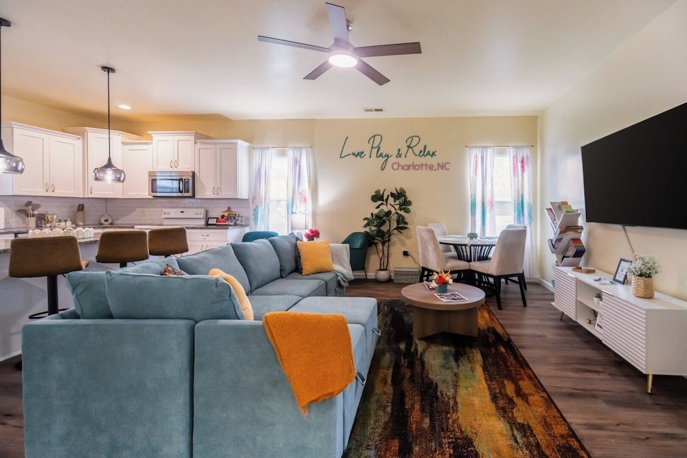3BR Getaway Hot Tub, Games & Family Fun