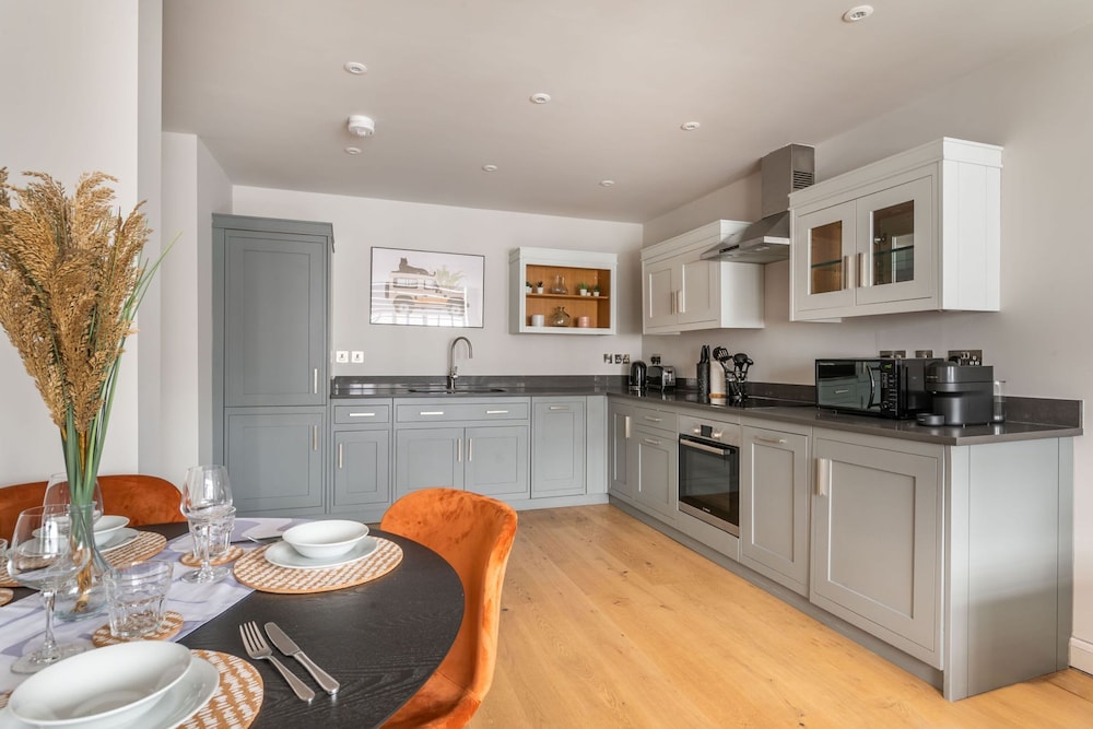 Amigos Nest - Farringdon - by Frankie Says