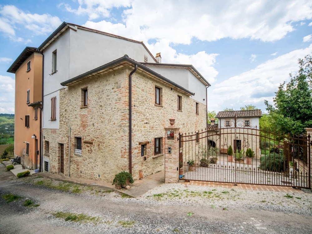 Photo 16