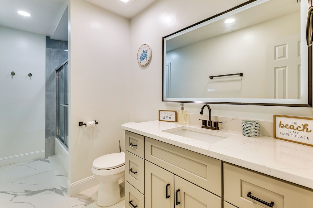 Sleek Family Home w/ Pool & Hot Tub in Fort Myers!