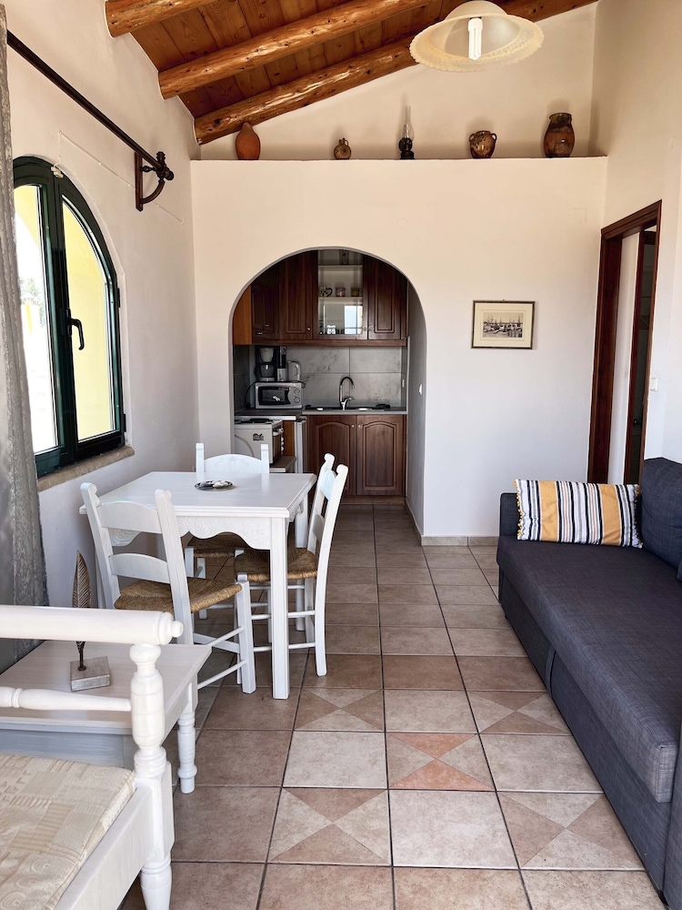 Skandalis Traditional Suites