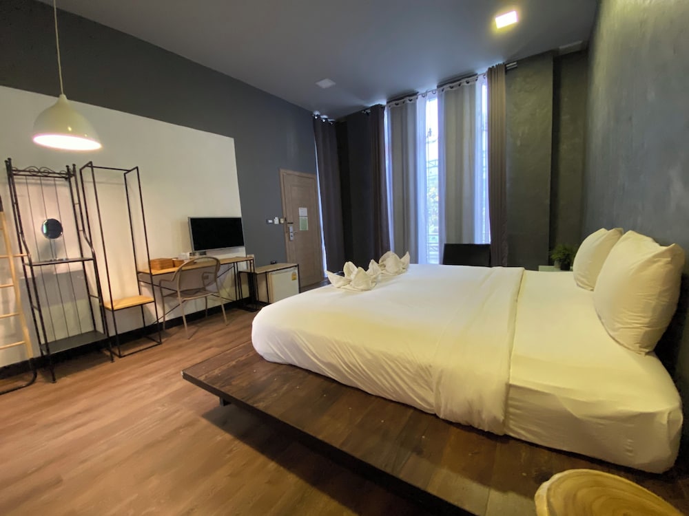 Sherloft Home & Hostel