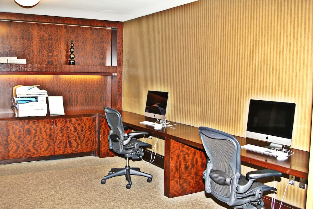 Weichert Suites at Wisconsin Place - Property Image 12