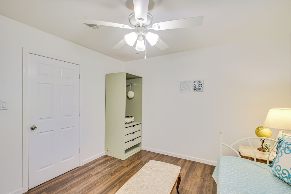 Private Patio & Hot Tub: Bayside Home in Pace!