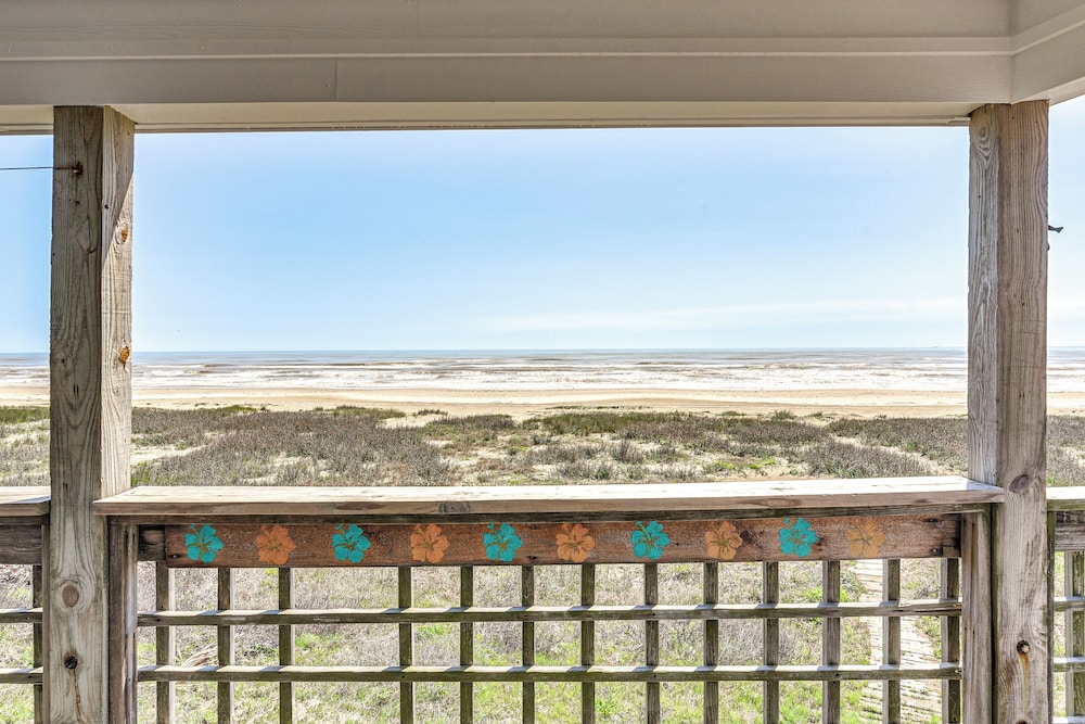 Beachfront Retreat: West End Home in Galveston!