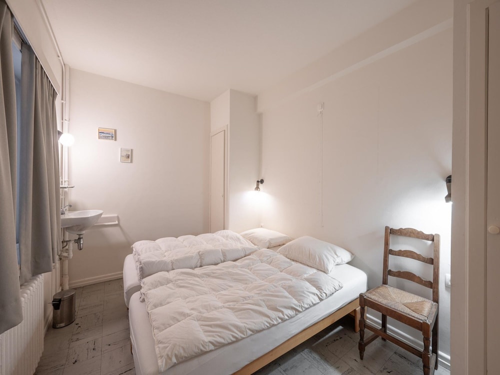 Apartment in Duinbergen by the Sailing School