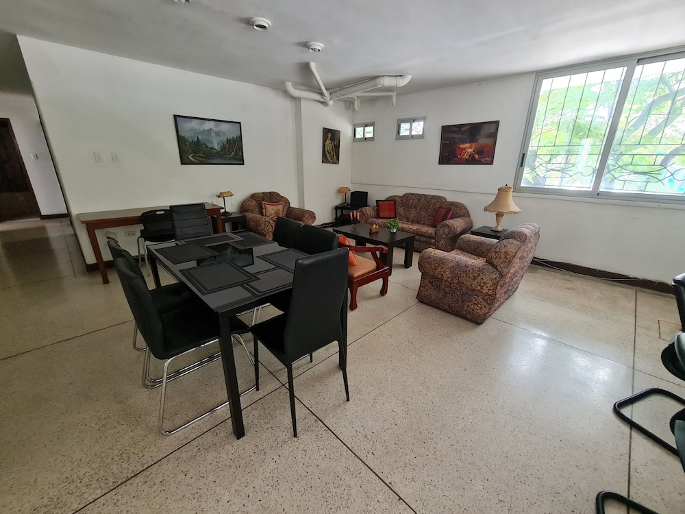 201 Apartamento Completo Rers en Versalles 3 Habitaciones - Cali Tower Suites & Lofts