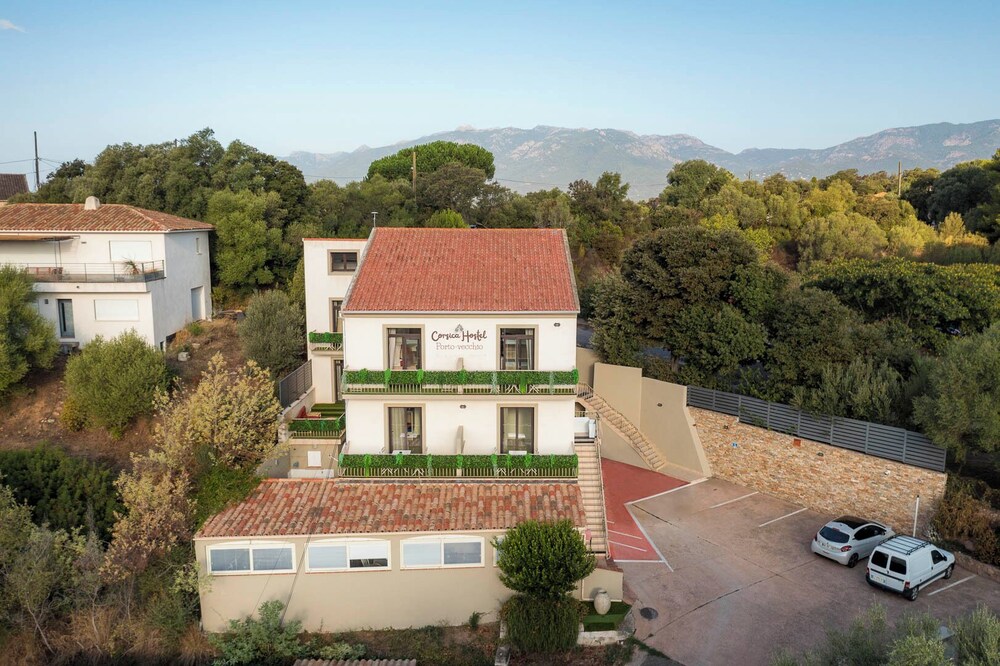 CORSICA HOSTEL PORTO VECCHIO