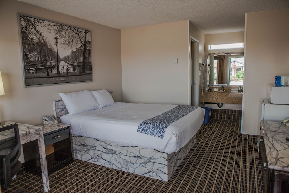 Canadian Motel North Battleford